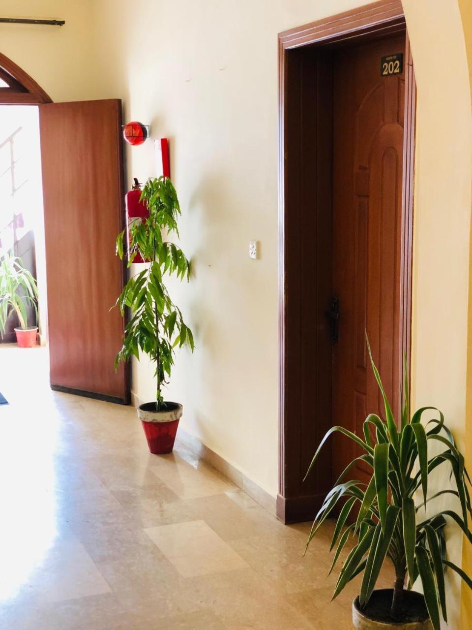 Blue Moon Residency Jinnah Super Islamabad Zewnętrze zdjęcie