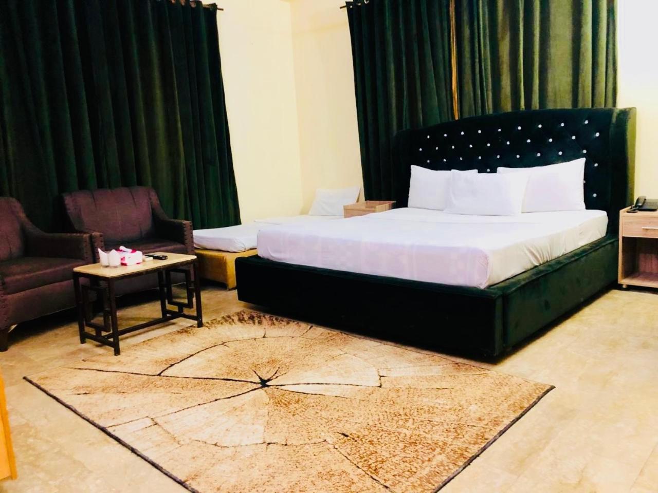 Blue Moon Residency Jinnah Super Islamabad Zewnętrze zdjęcie